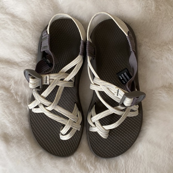 EUC Women’s Chaco Cloud sandals size 7 - Picture 2 of 12